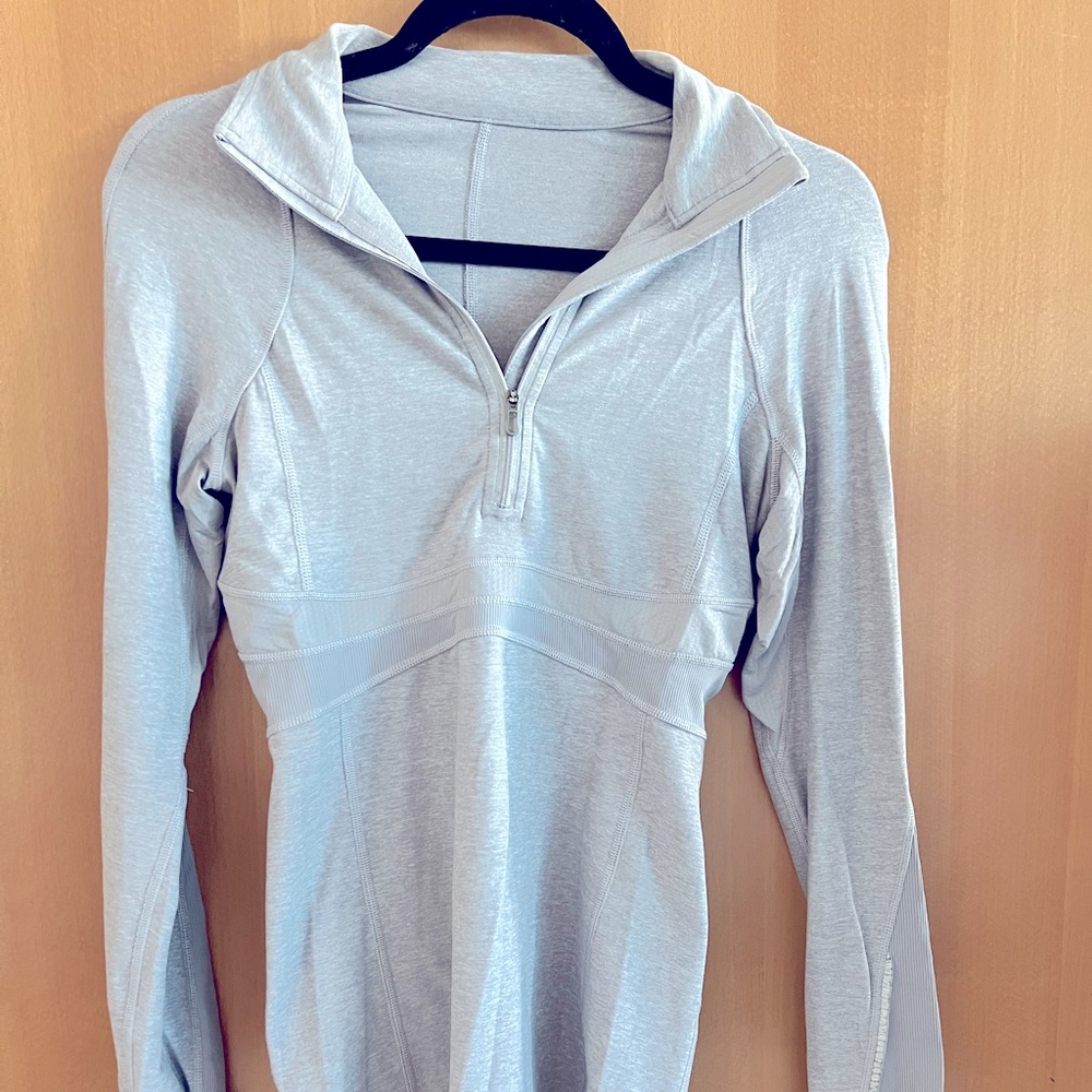 Lululemon light purple long sleeve size 4